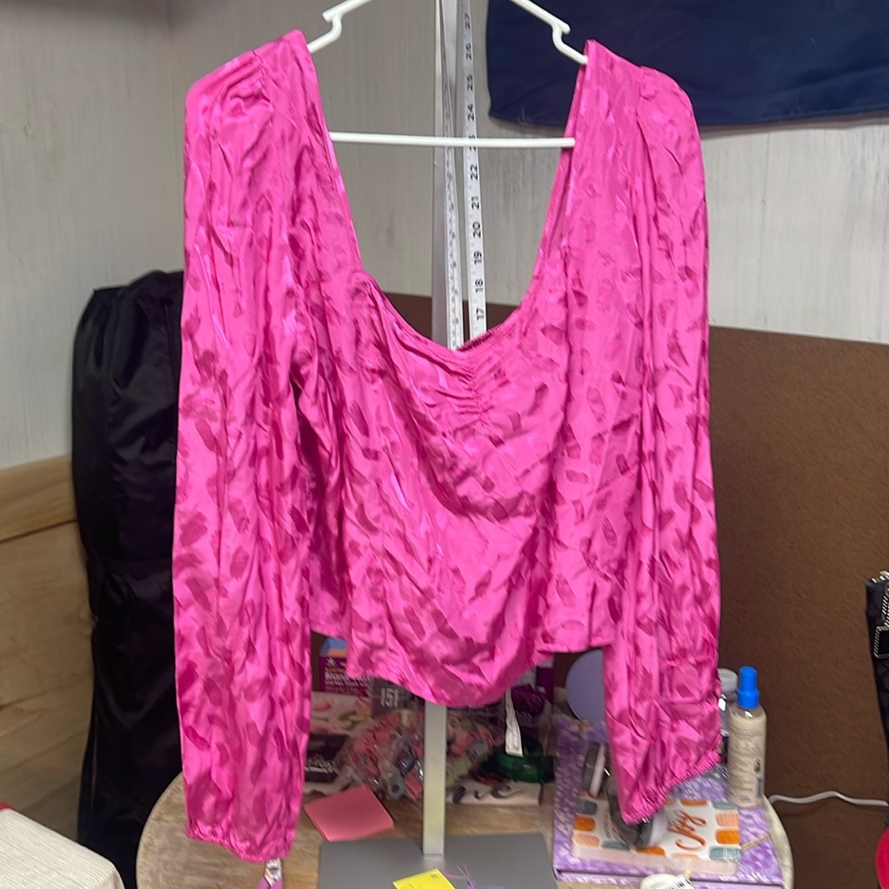 Leyden Women's Long Sleeve Sweetheart Top Pink